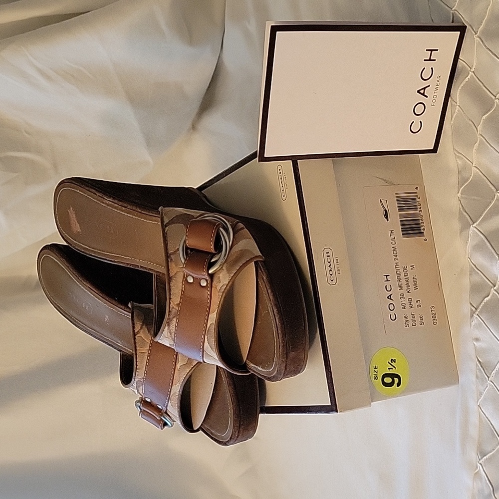 Good condition Vintage Coach 4.5 " Wedge shoe. Classic Coach design w suede side